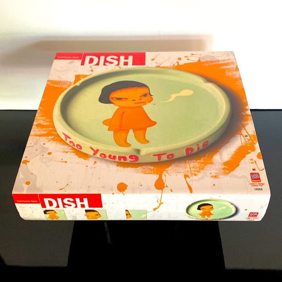 YOSHITOMO NARA NWT “TOO YOUNG TO DIE” ASHTRAY-AUTHENTIC W/ALL ORIGINAL PACKAGING - Picture 2 of 11